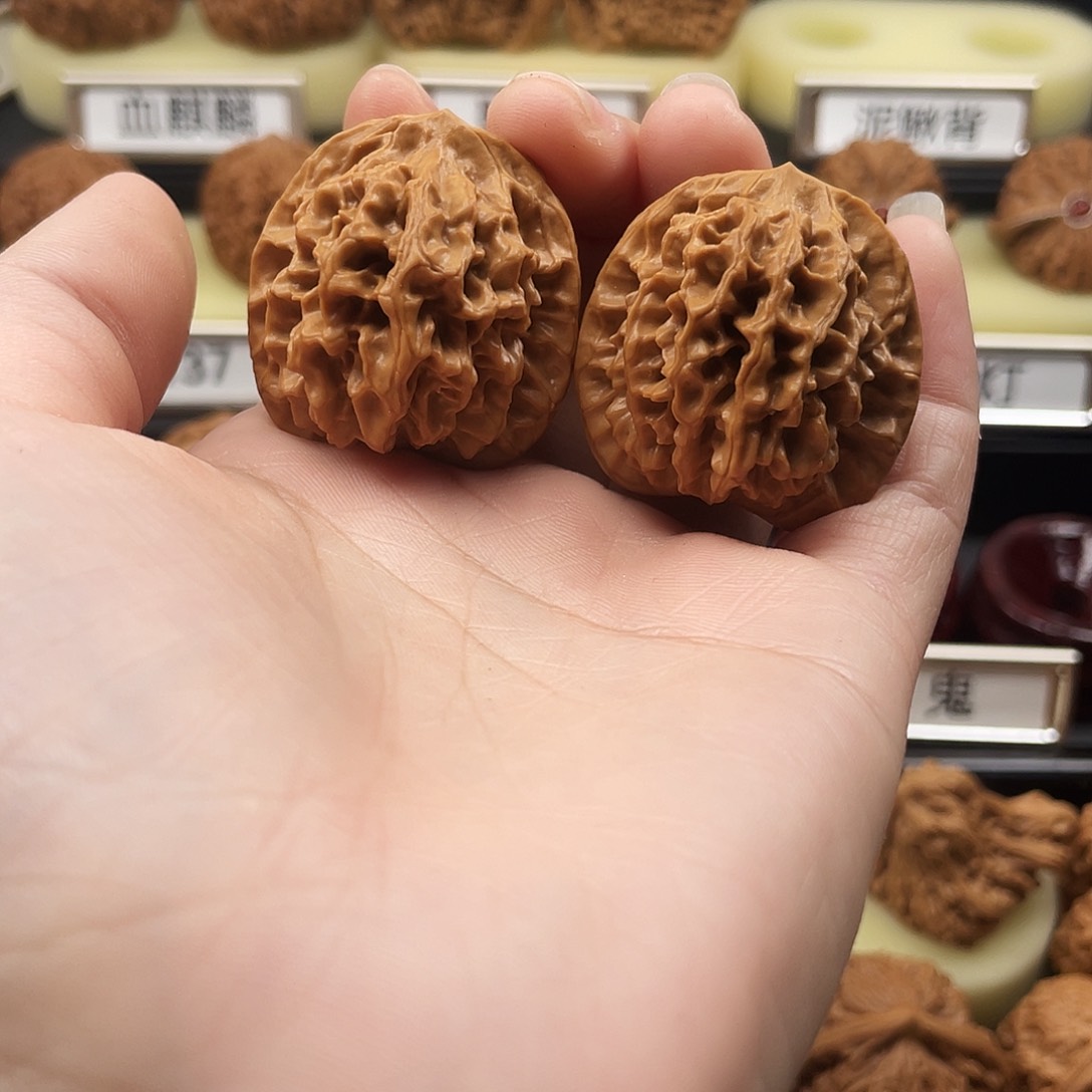 文玩核桃把件秦闷34尺198