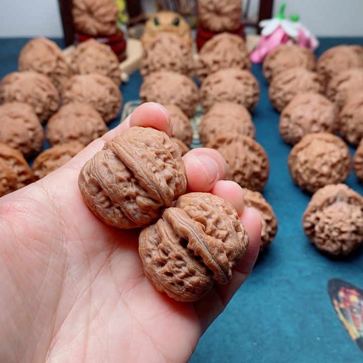 文玩核桃把件元宝34（微瑕）