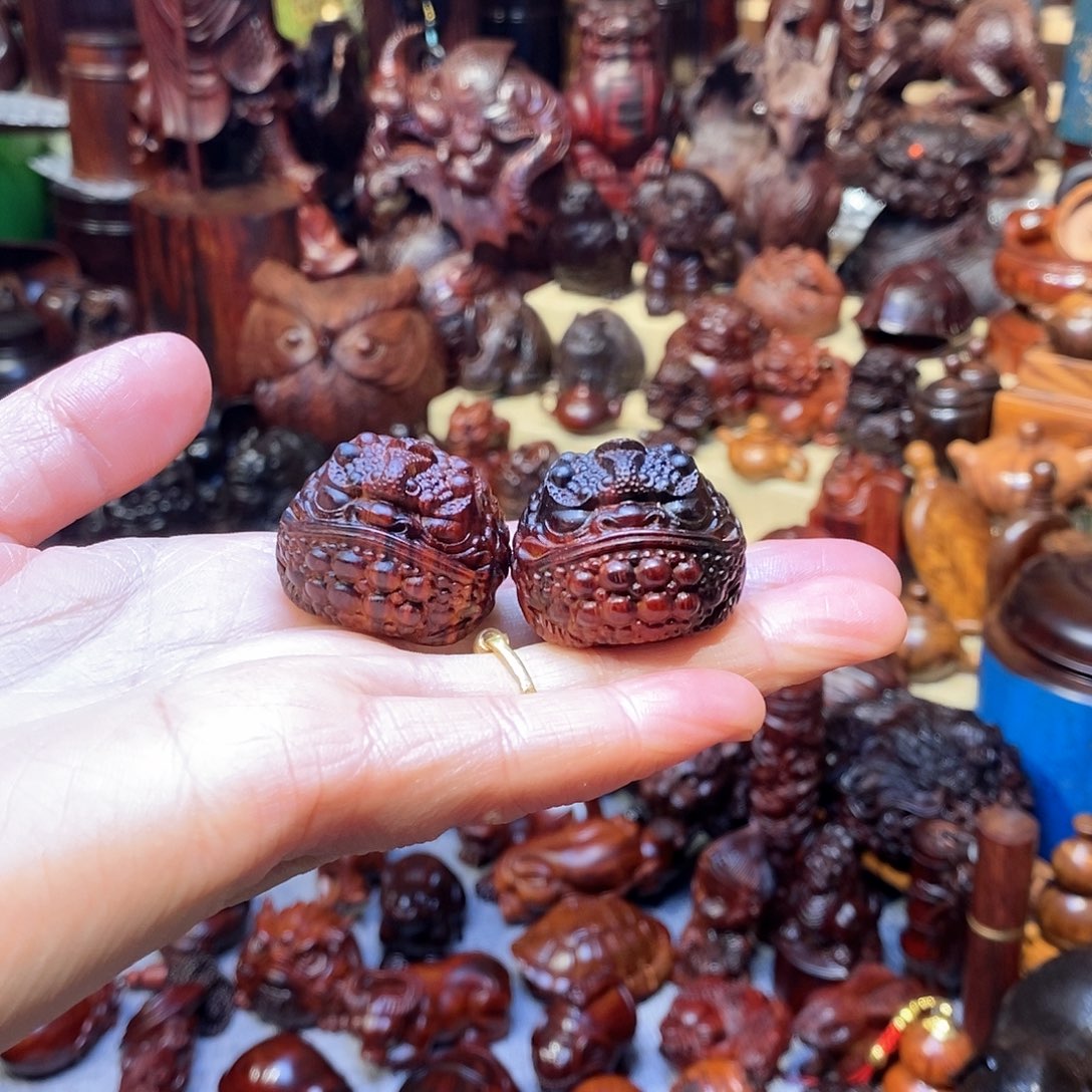 檀香紫檀（小叶紫檀）金蟾