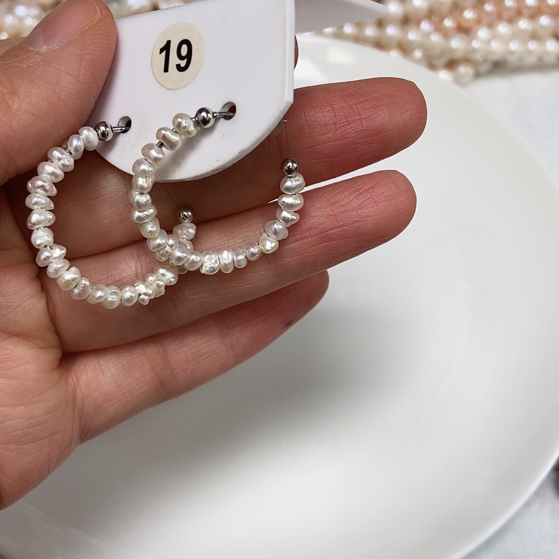 银S925镶嵌耳饰淡水珍珠