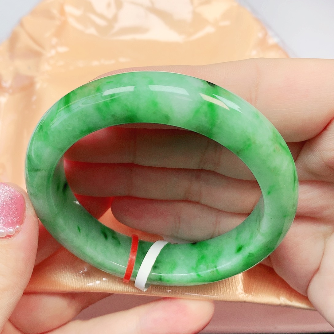 阿***y翡翠未镶嵌手镯天然缅甸翡翠A货735