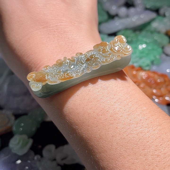 颈饰未镶嵌翡翠天