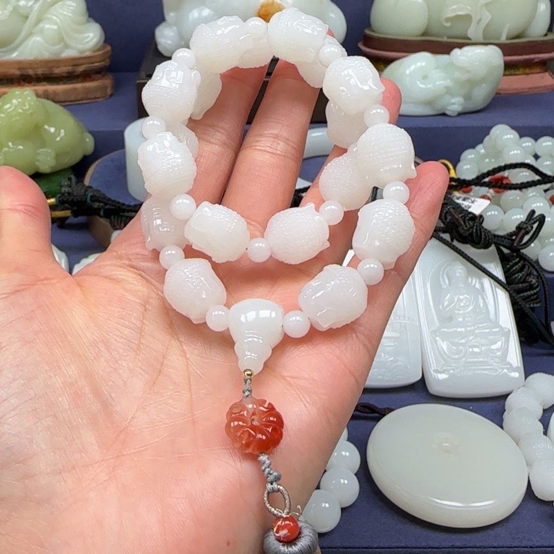 笑***湖和田玉未镶嵌挂件