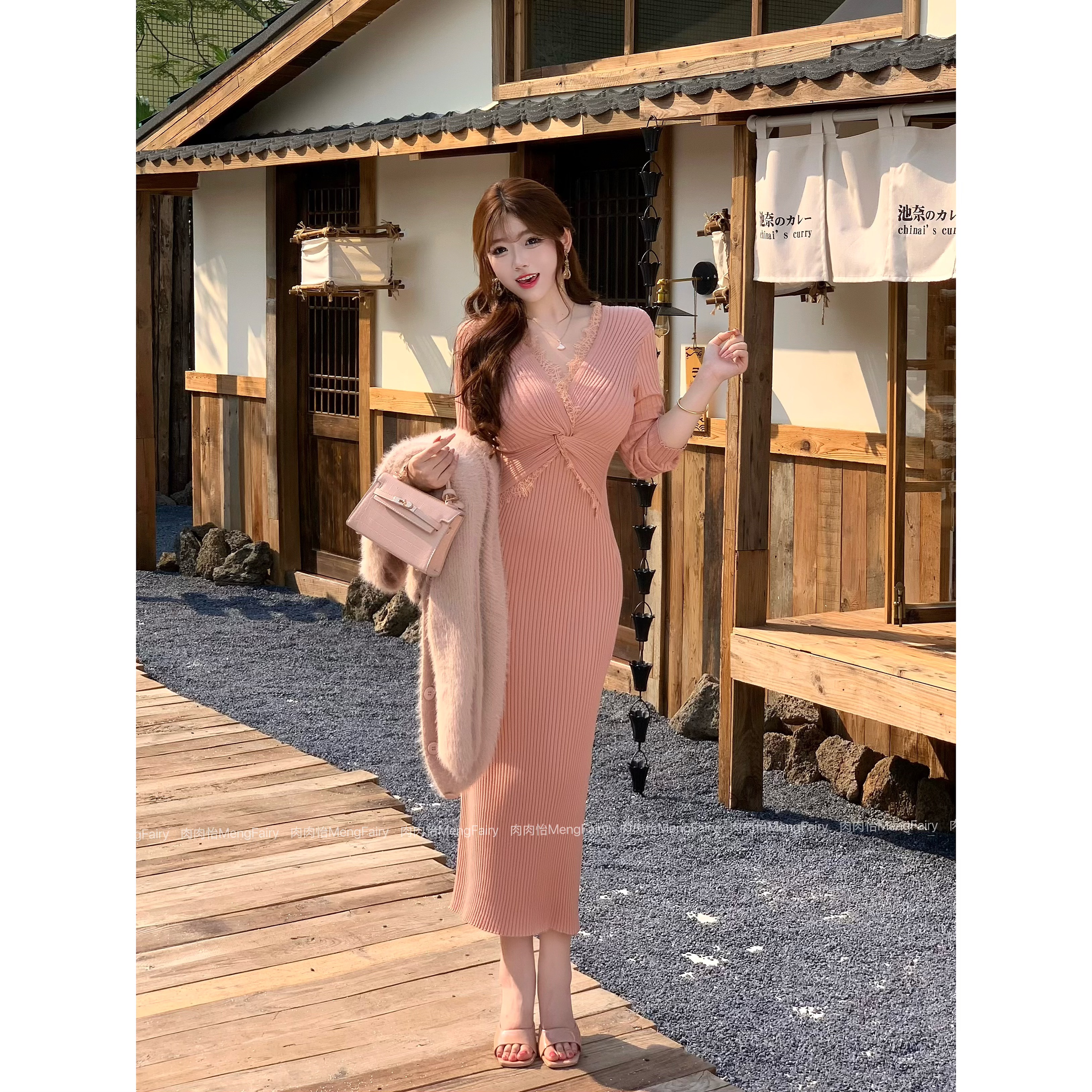 萌面侠肉肉怡【微醺西柚】软糯气质西柚色蕾丝针织连衣裙6492B