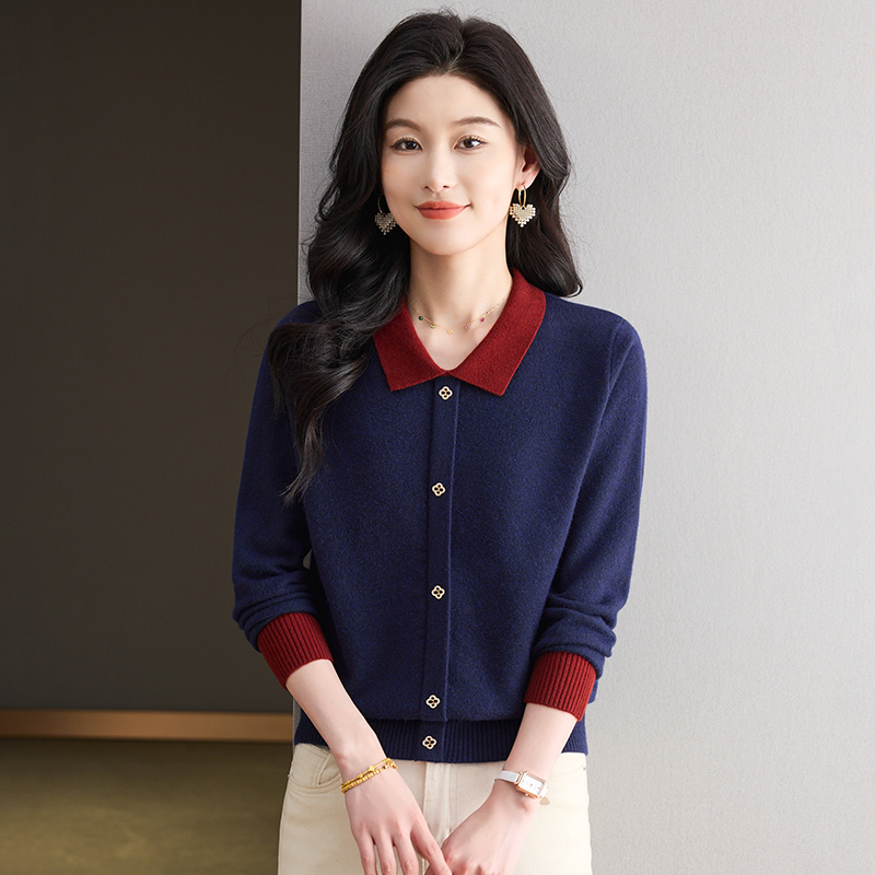 2025年春季新款女装方领长袖时尚洋气款宽松显瘦款百搭套头上衣