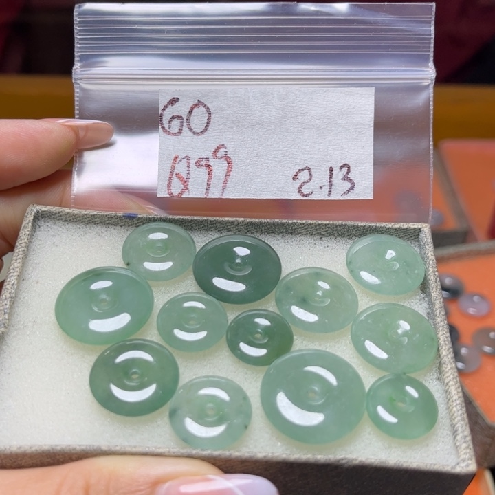 定制翡翠未镶嵌不