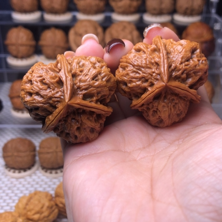 梵***）把件文玩核桃4号虎头麦穗37