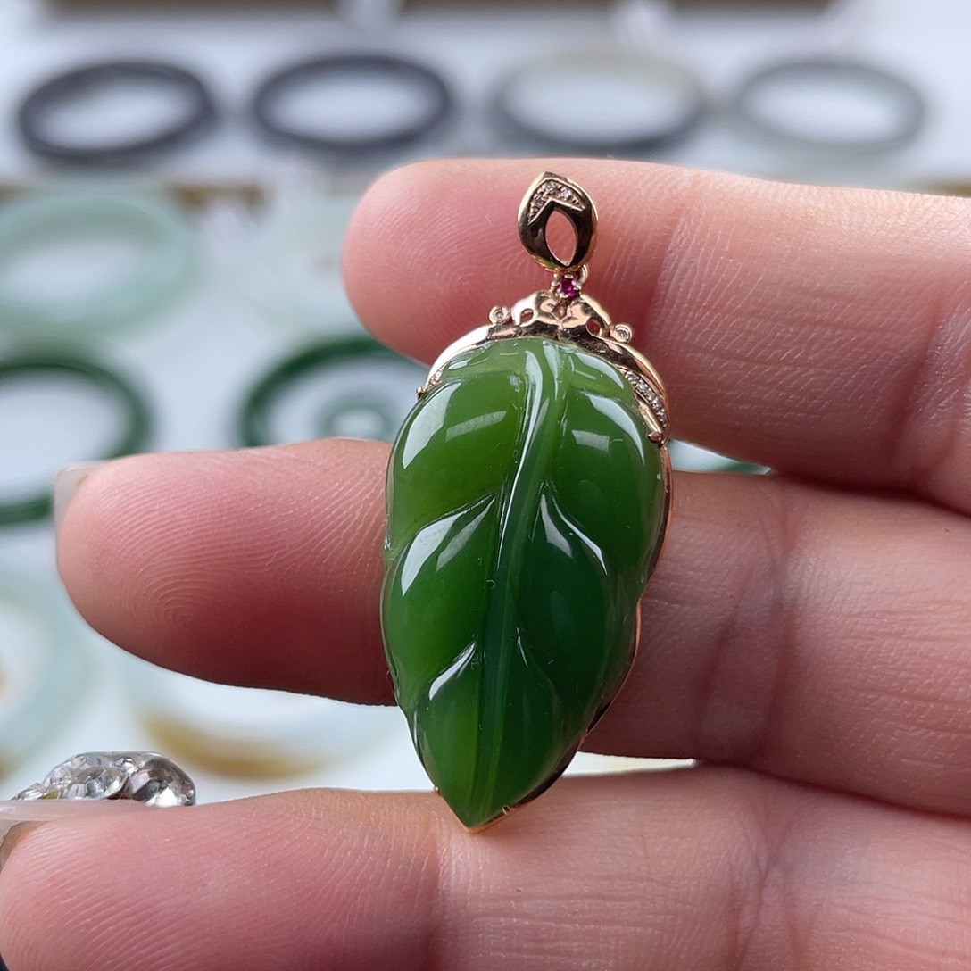 和田玉（碧玉）18K金镶嵌颈饰