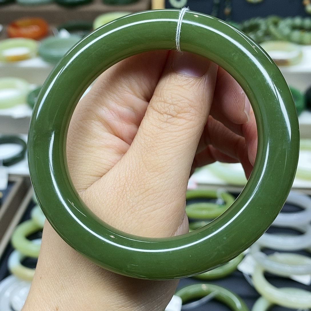 【闪购商品】未镶嵌手镯和田玉