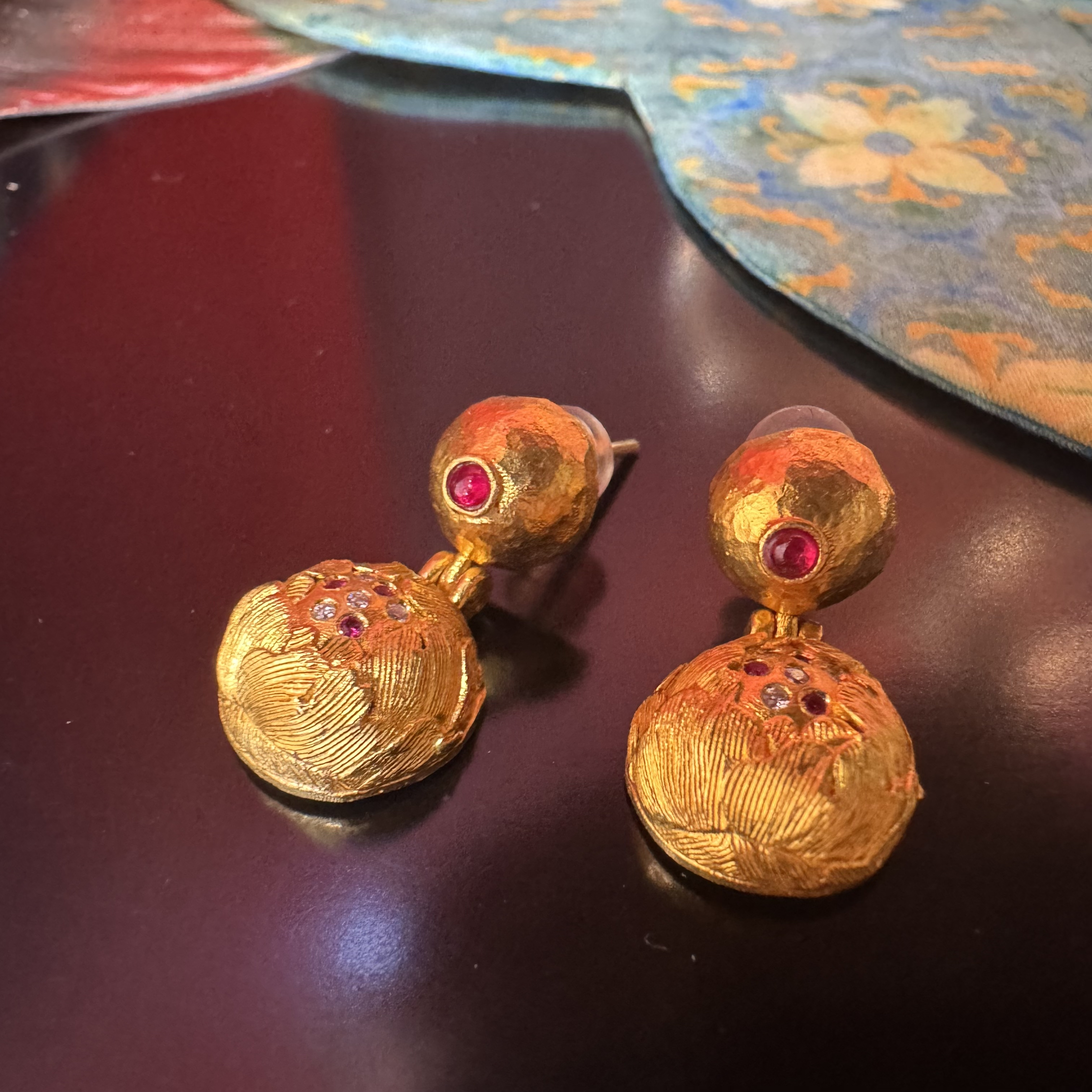 岳福珠宝足金设计款耳饰