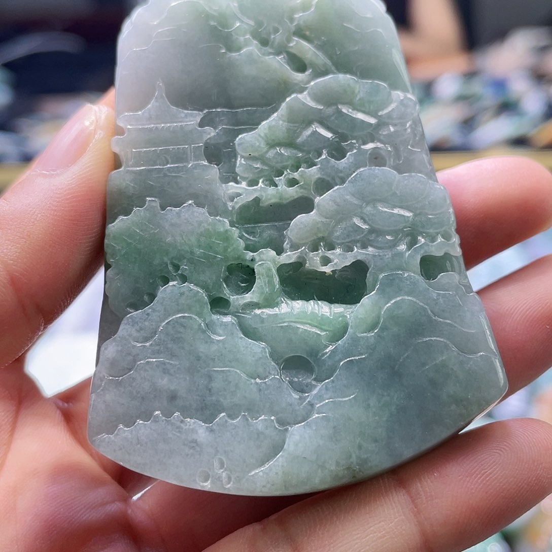 颈饰未镶嵌翡翠一个