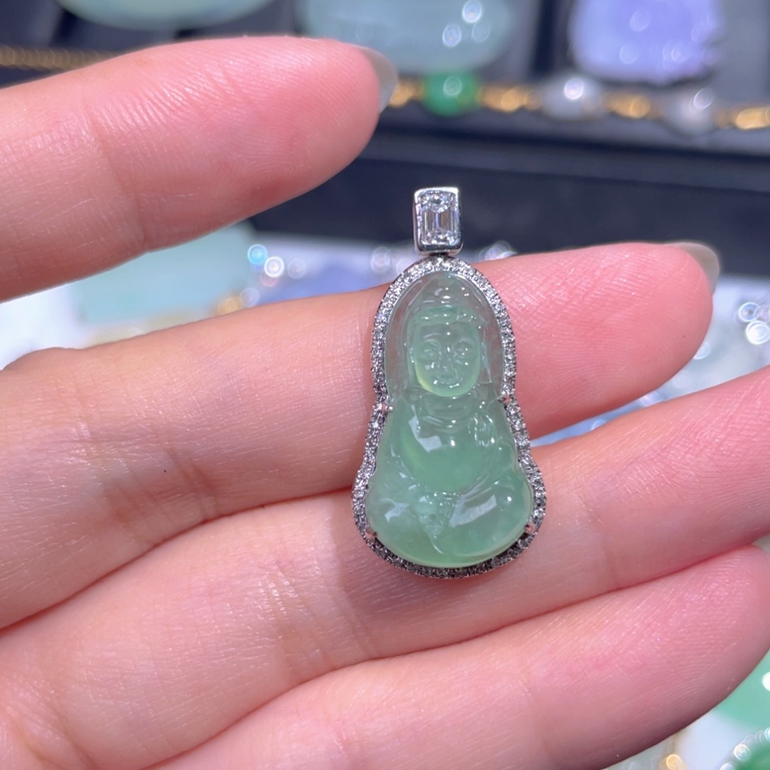 颈饰18K金镶嵌翡翠翡翠