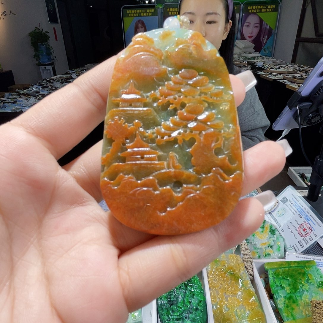 颈饰未镶嵌翡翠一