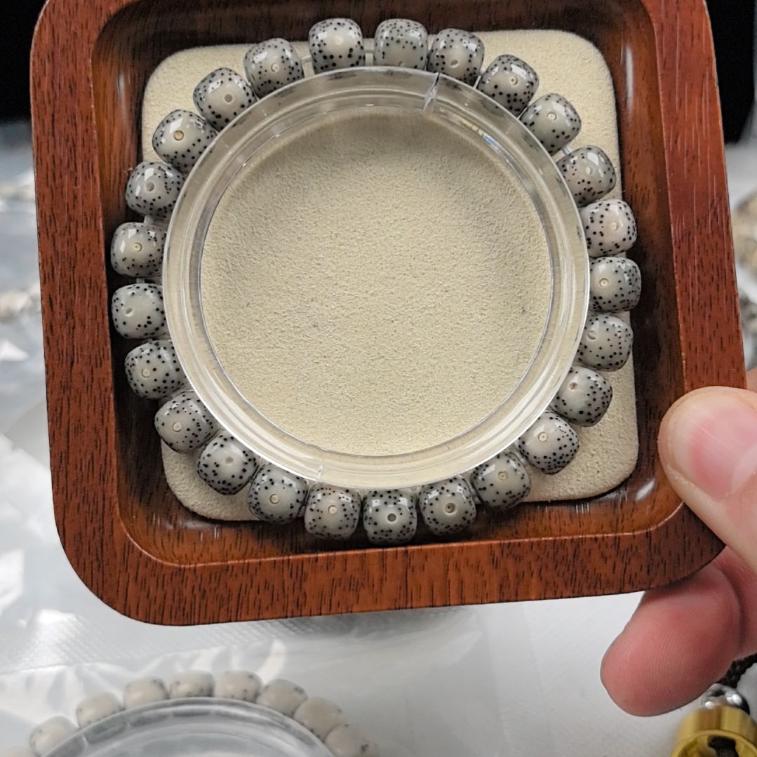 星月菩提吊坠老*孩星月菩提卡9同枝