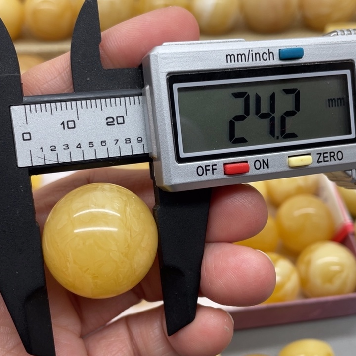 琥珀裸石未镶嵌蜜蜡