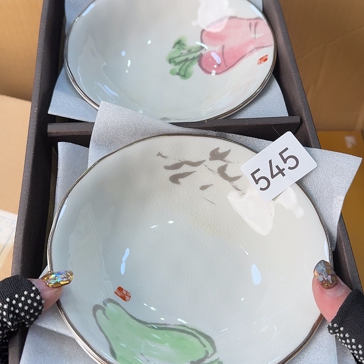 瓷片很好看的小碗