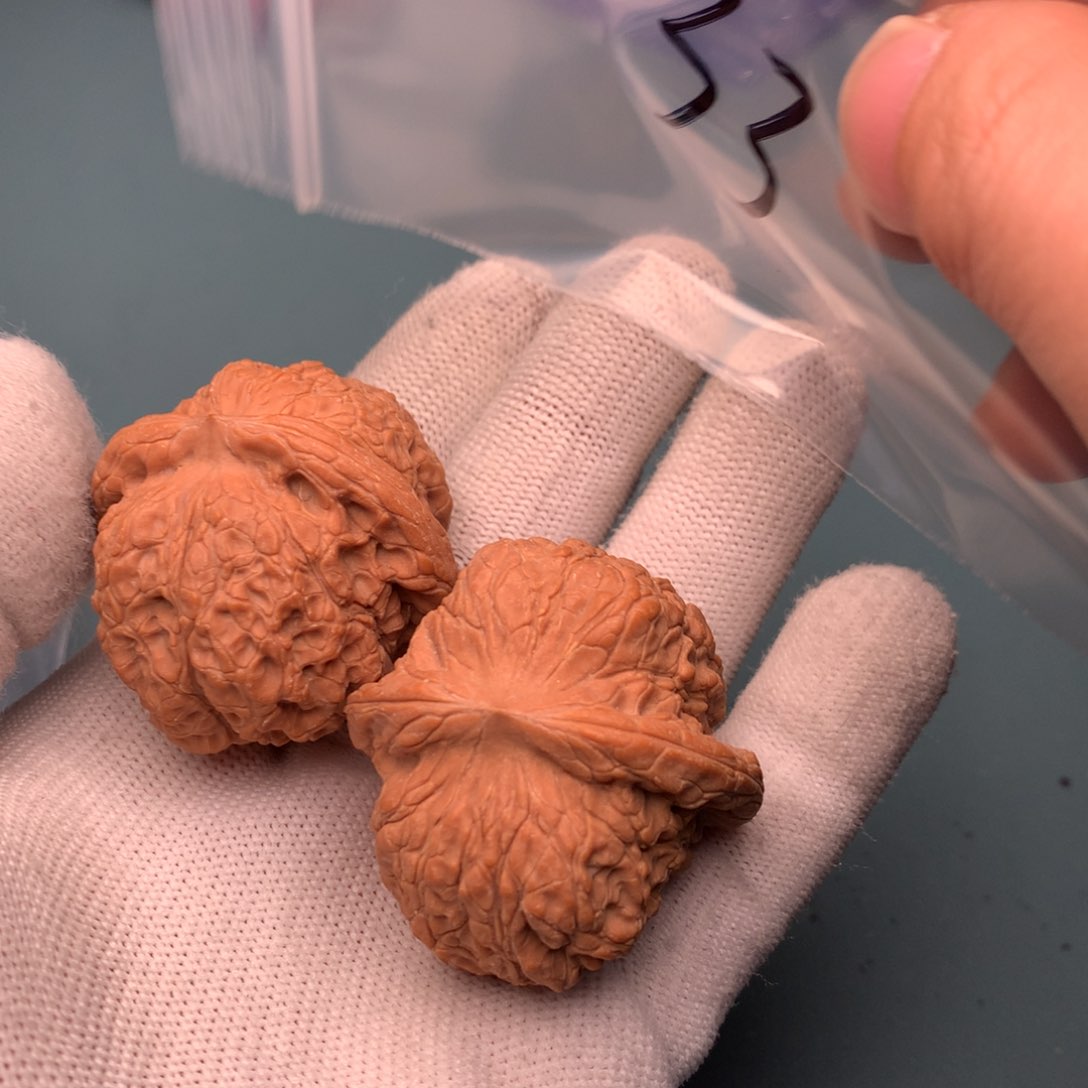 文玩核桃把件狮*王血麒麟33