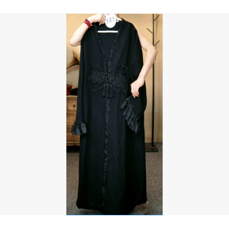 141-黑色蕾荷叶边袖口宽松复古长款外套