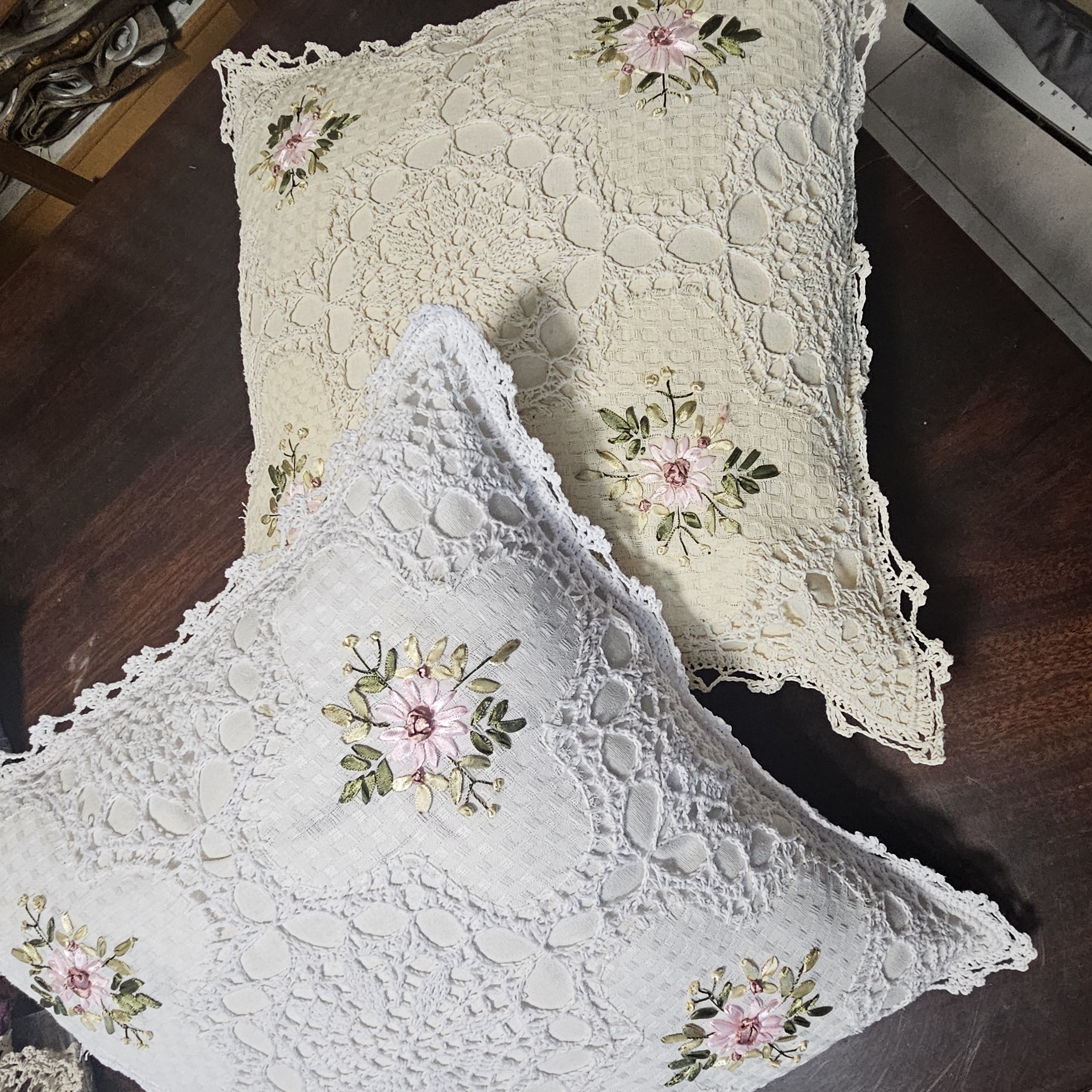 手工钩针丝带绣抱枕45*45cm正方形白色米色沙发卧室2380