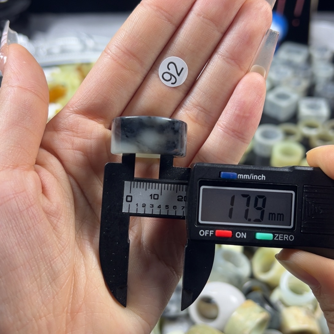 蛇纹石玉未镶嵌戒指