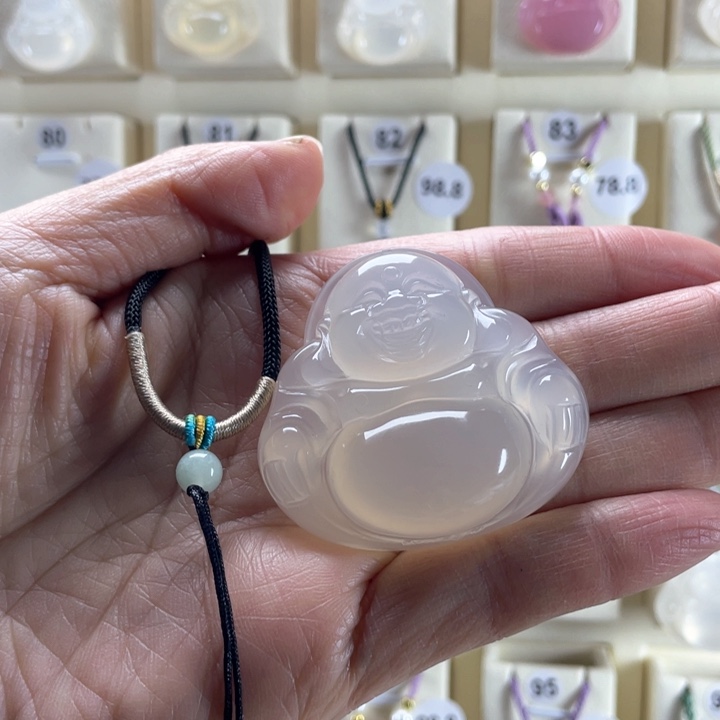 玛瑙/玉髓颈饰未镶嵌谁***心