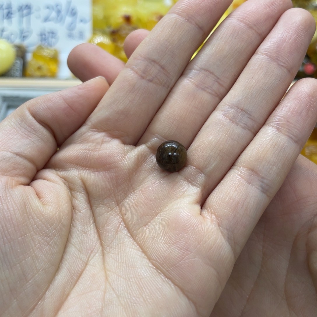 阿***巴琥珀未镶嵌裸石存