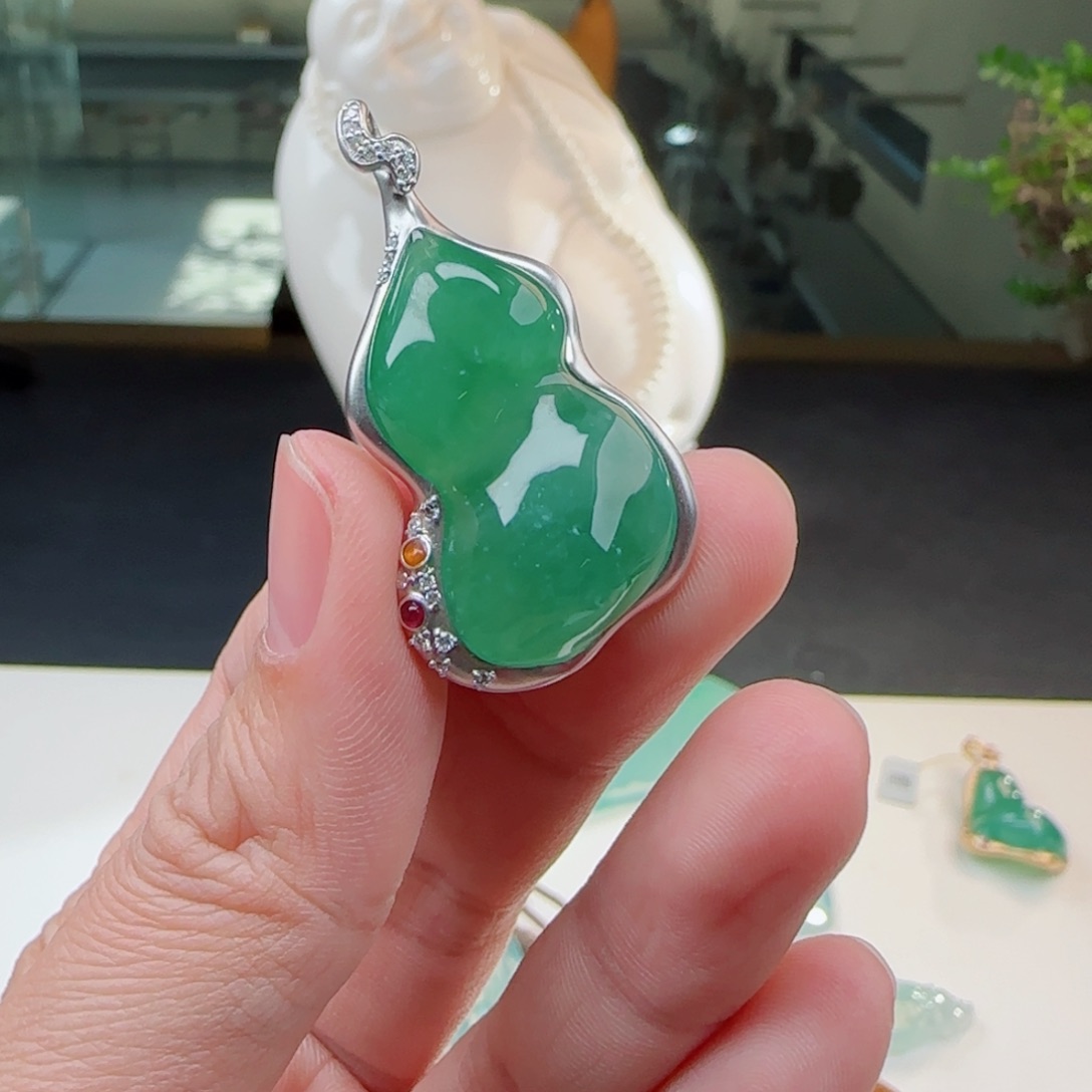 【闪购商品】翡翠颈饰18K金镶嵌堯