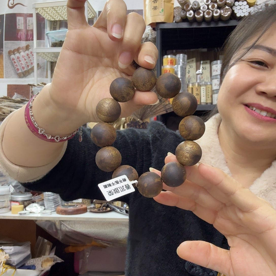 沉香木手串白棋2.0老料27+发一串