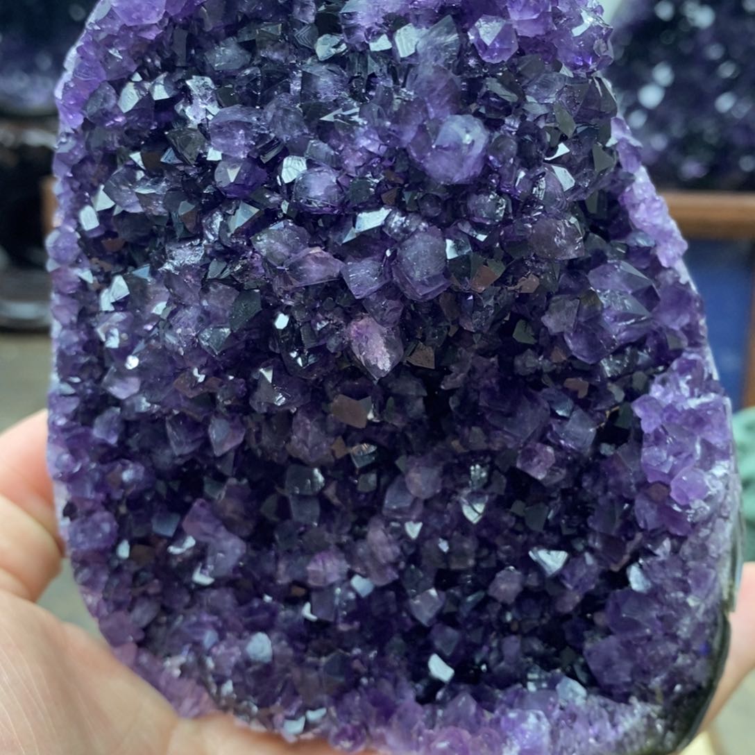 未镶嵌水晶大型摆件（非配饰）