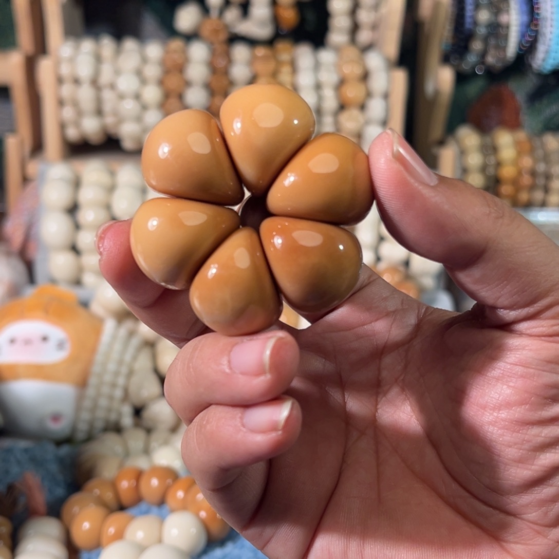 要***女木26手磨小花牙果原果雕刻