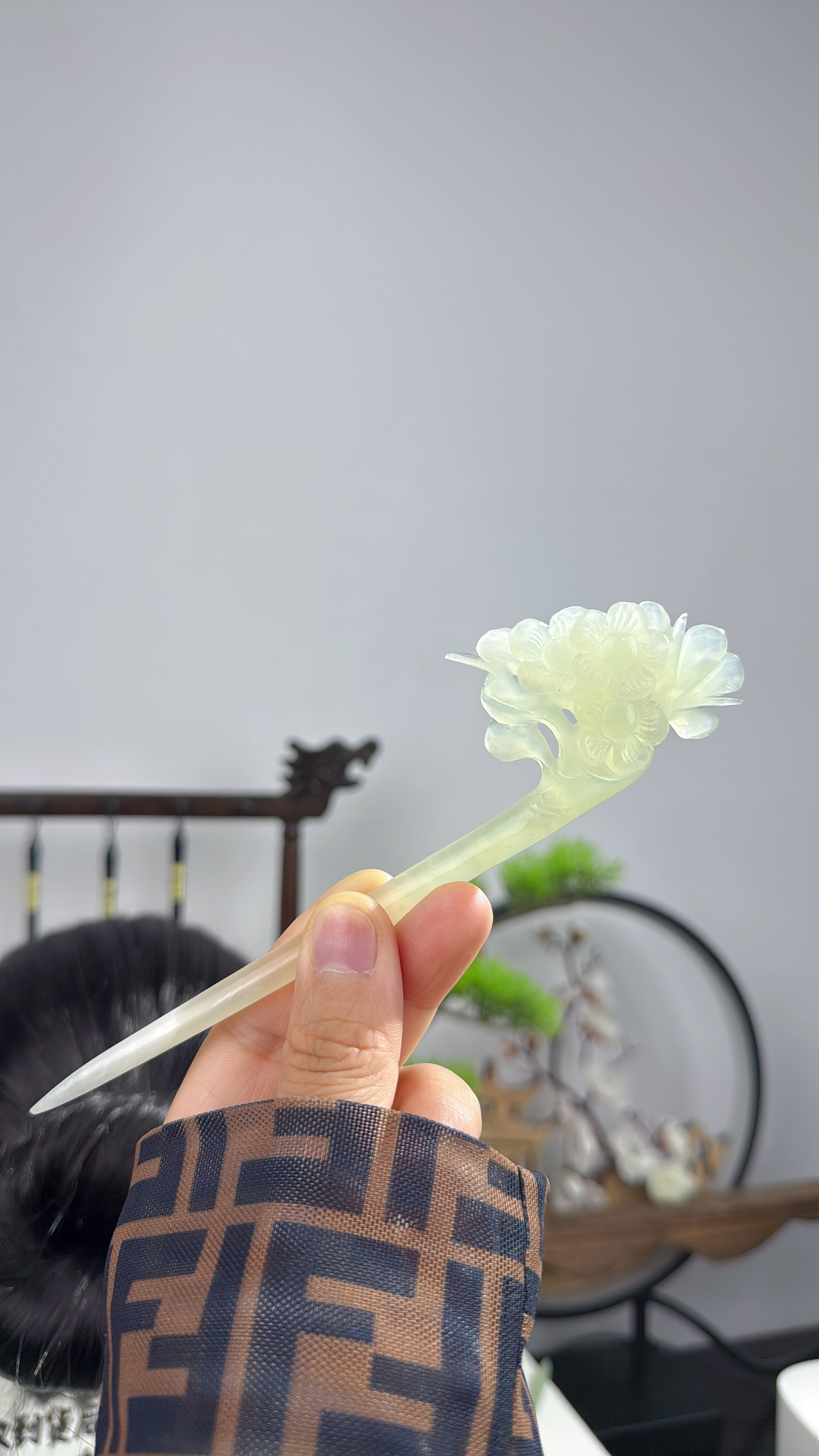 国石岫玉 手工雕刻 梅花发簪