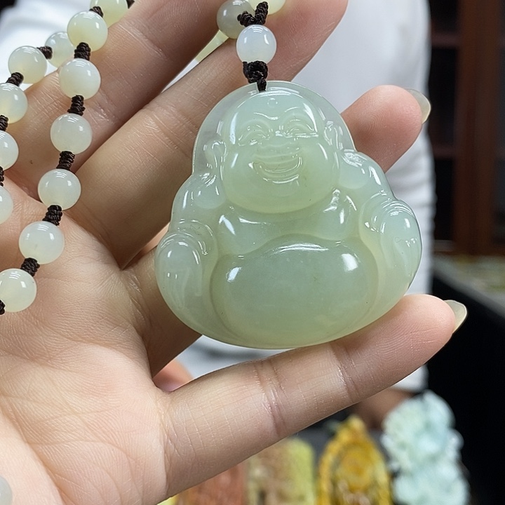 蛇纹石玉未镶嵌颈饰