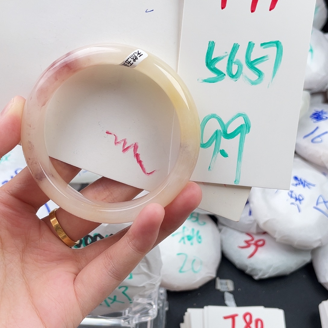 石英质玉未镶嵌手镯T79