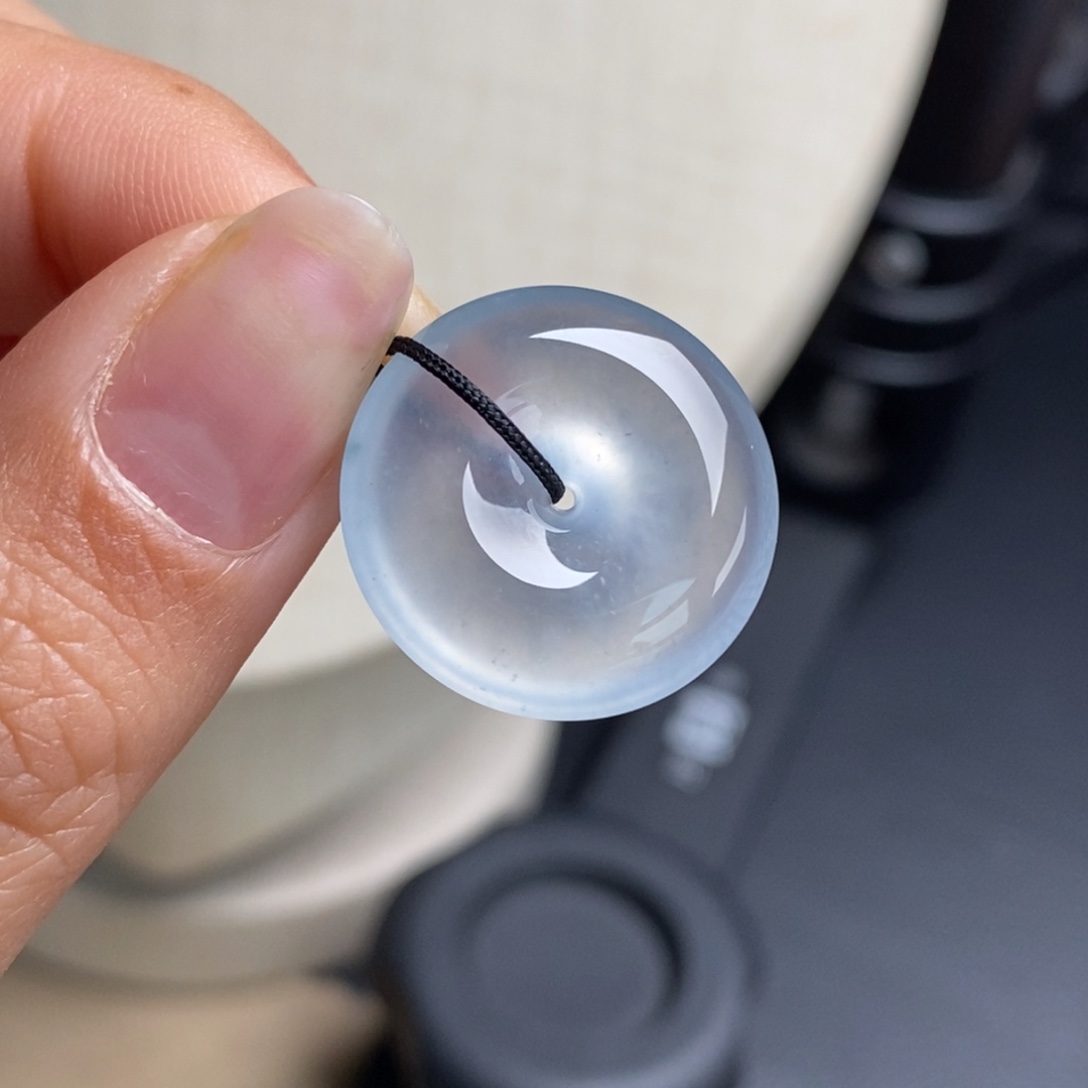 翡翠未镶嵌颈饰翡翠高冰玻淡淡蓝紫仙气十足冰透炸光平安扣