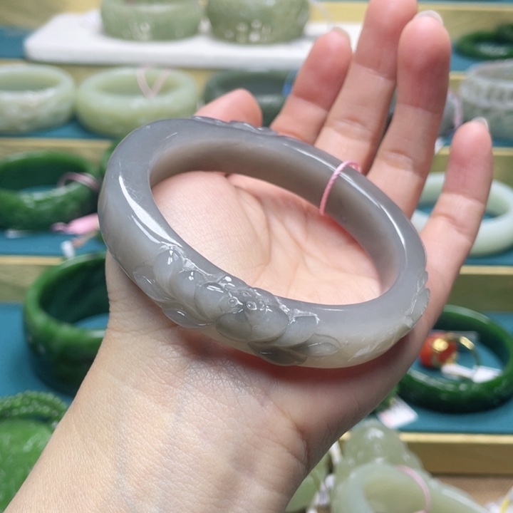 和田玉手镯60+圈口 编号60未镶嵌