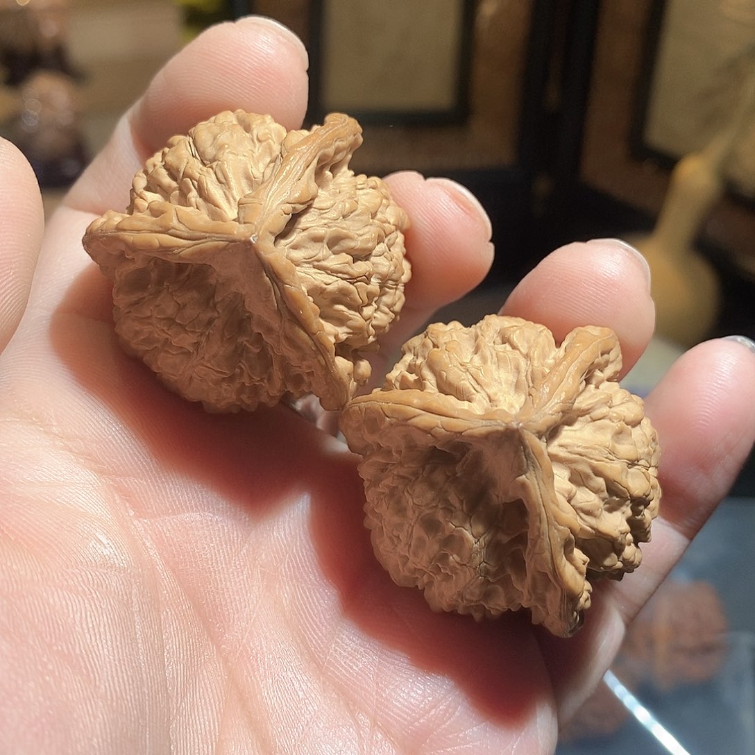 文玩核桃把件40.5王勇官帽三棱全品