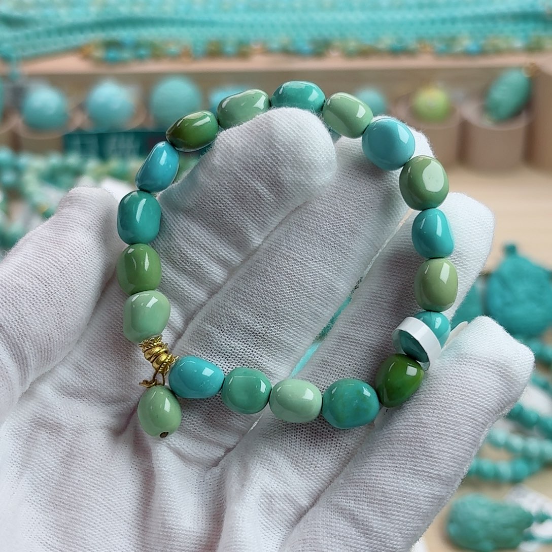 绿松石未镶嵌珠宝奇石