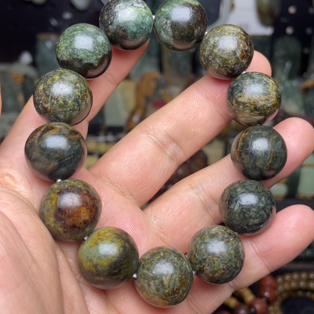 岫岩河磨玉（透闪石质玉）未镶嵌颈饰卡18