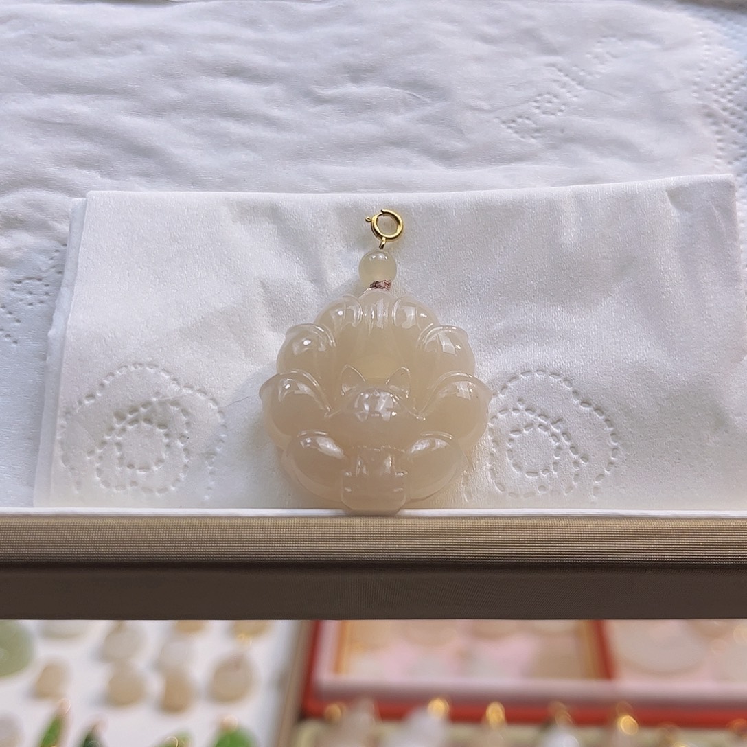 和田玉18K金镶嵌吊坠(不含链)