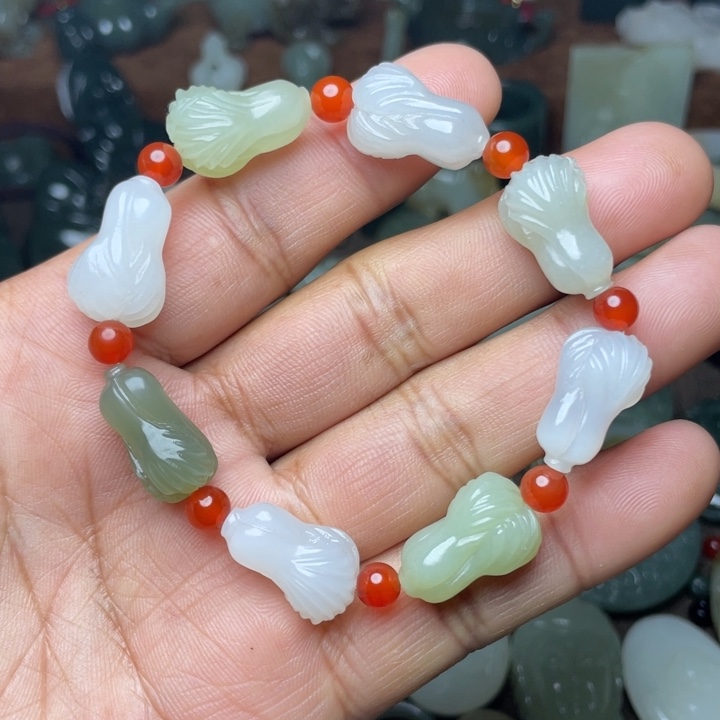 和田玉颈饰未镶嵌