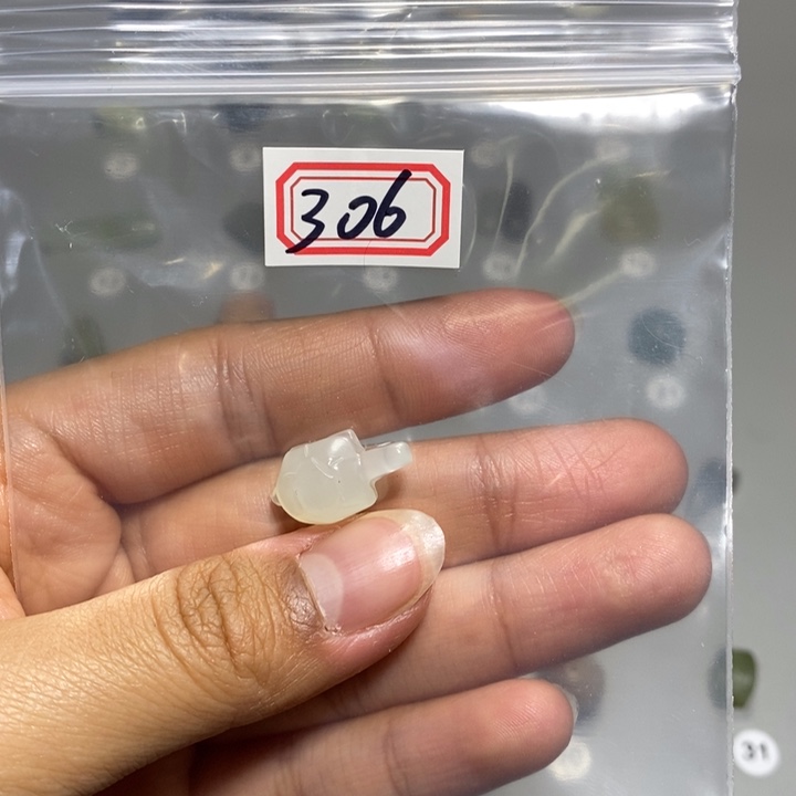 蛇纹石玉颈饰未镶嵌肥*