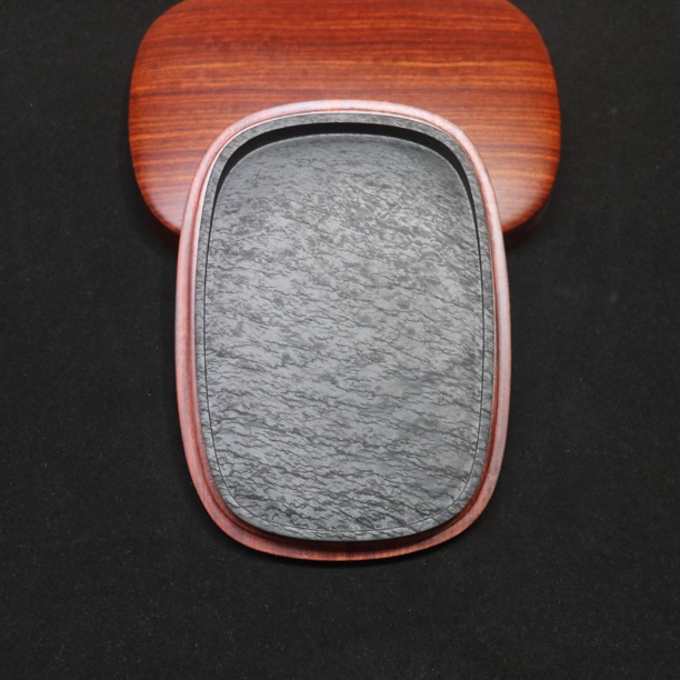 瓜子水波精品椭圆马蹄造型水舷坑高货歙砚11.4×7.9×1.2cm