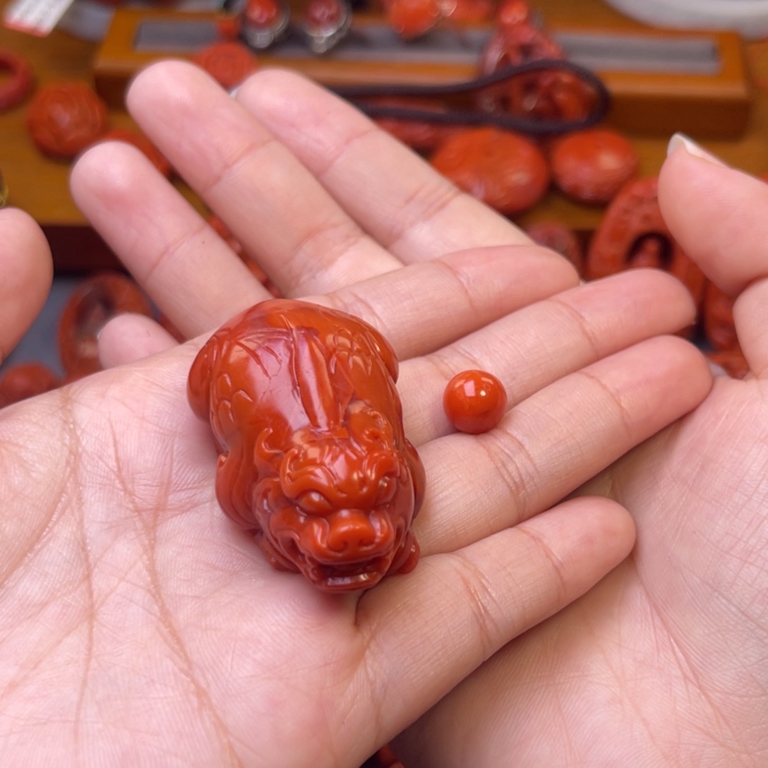 泥***江南红玛瑙未镶嵌川料瓦西精品貔貅把件