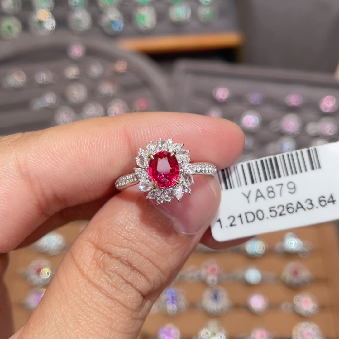 红宝石戒指18K金镶嵌1.21ct 无烧鸽血