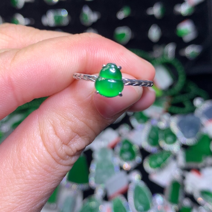 【闪购商品】翡翠吊坠(不含链)银S925镶嵌天然翡翠