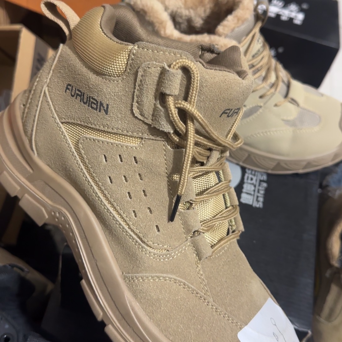 42码高帮卡其马丁靴高货