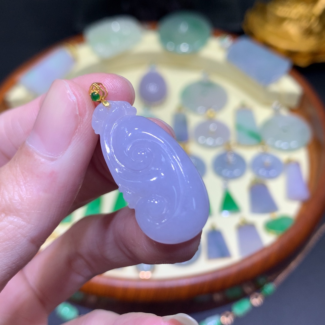 翡翠吊坠(不含链)18K金镶嵌