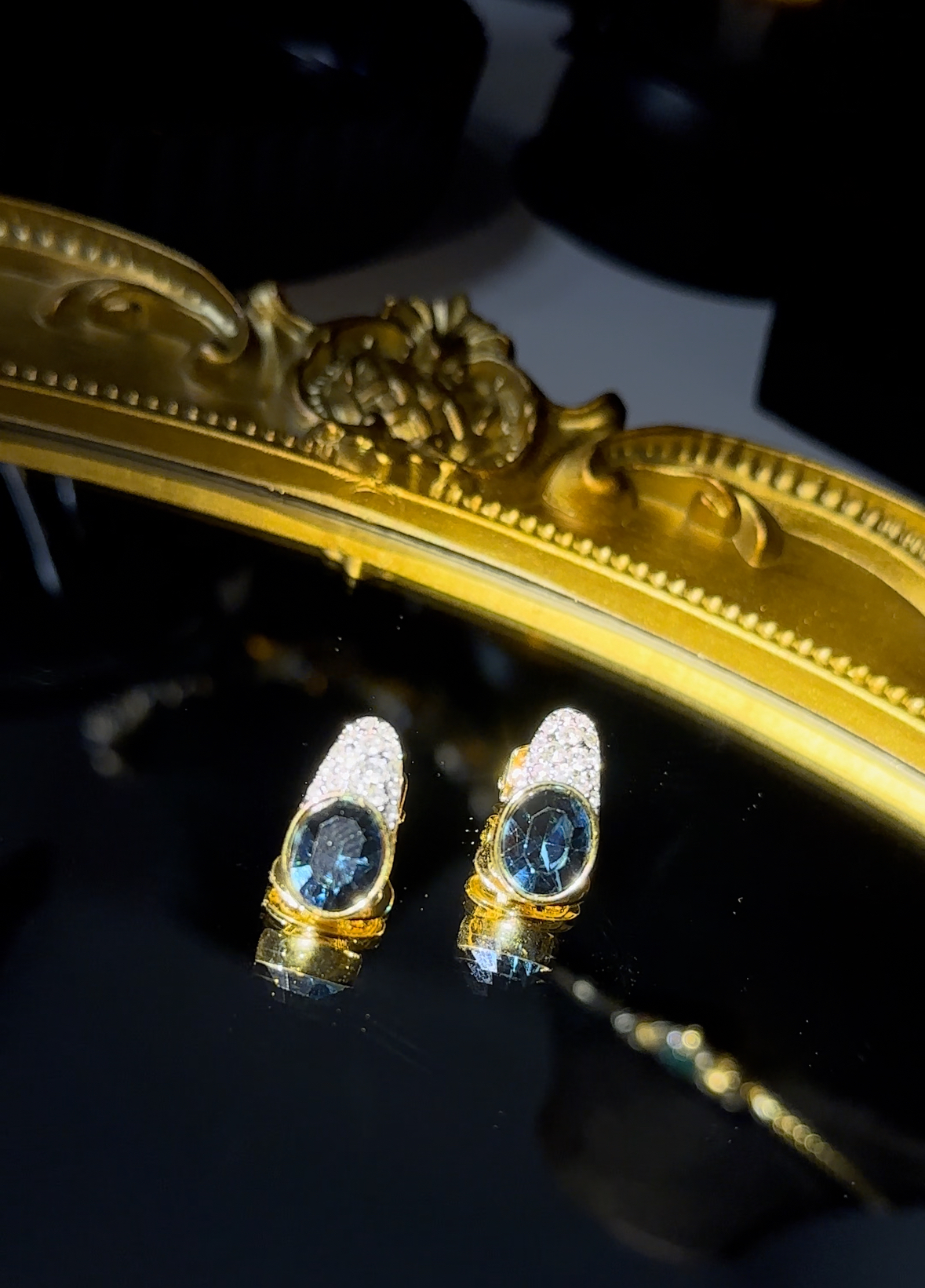 铜合金仿水晶耳饰 宝齐莱无标款，蓝宝，珠宝感十足（无鉴赏期）