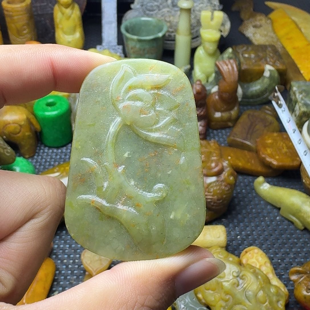 白玉菩提吊坠。。。