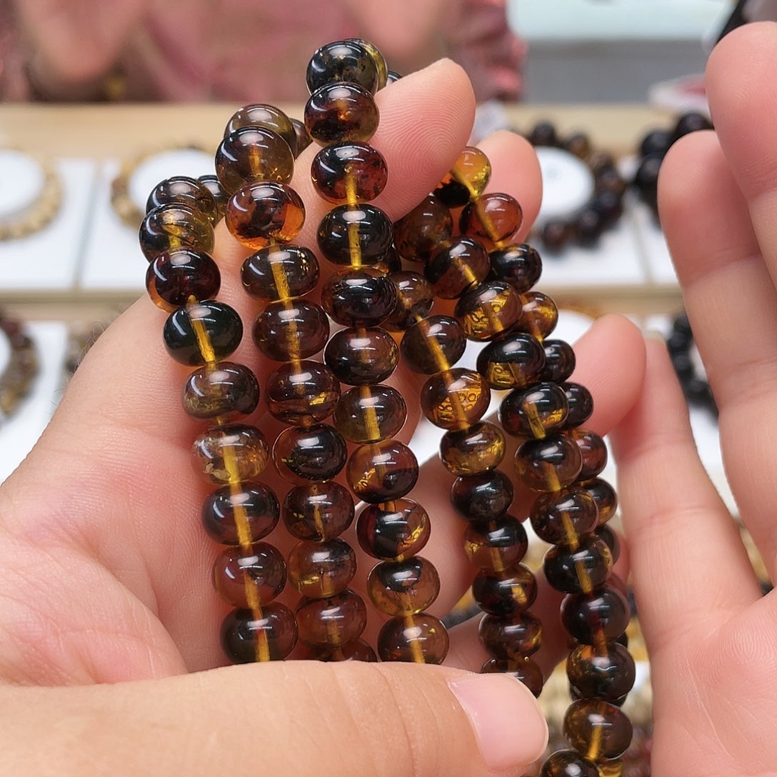 琥珀未镶嵌裸石九